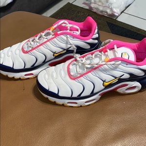 nike sneakers size 7